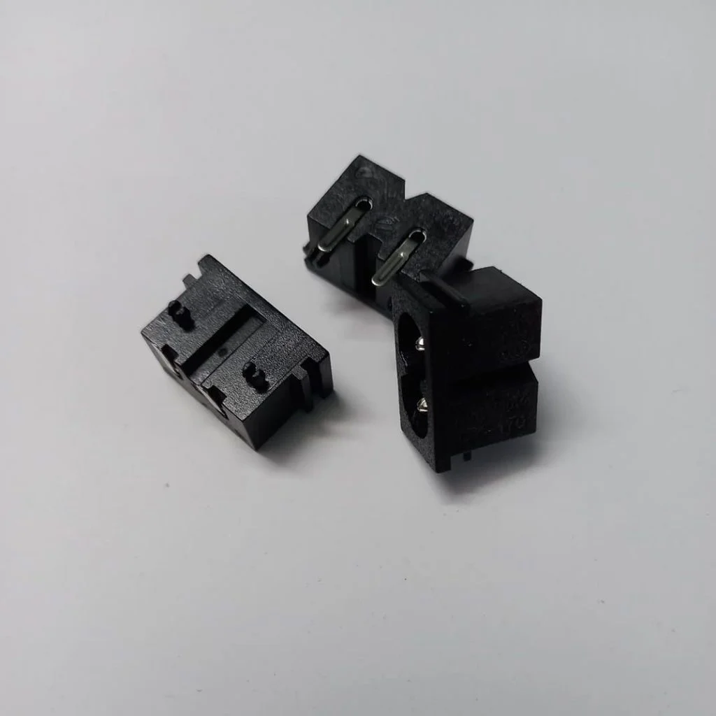 CY-170 2 Pin 250V 2.5A Right Angle Power Socket Plug